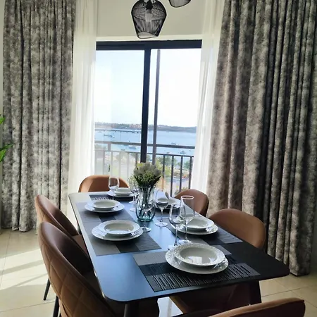 Ocean Breeze Apartment